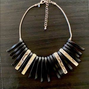 CHICO’S Statement necklace